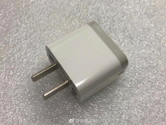 小米新款充電器曝光 比亞迪制造，設計更小巧時尚，充電器市場迎新范式